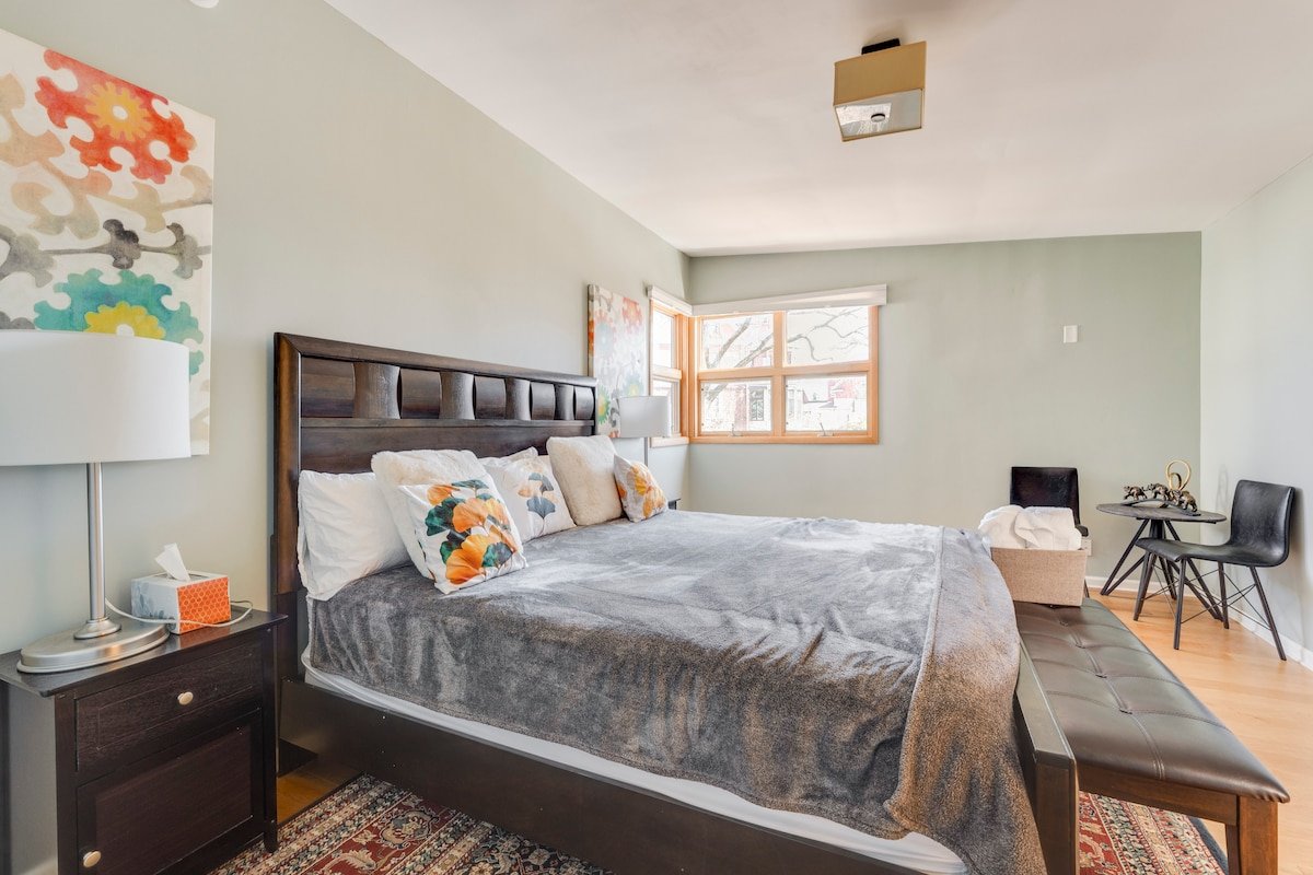 Luxury modern Villa | Downtown | Convention gallery image 3