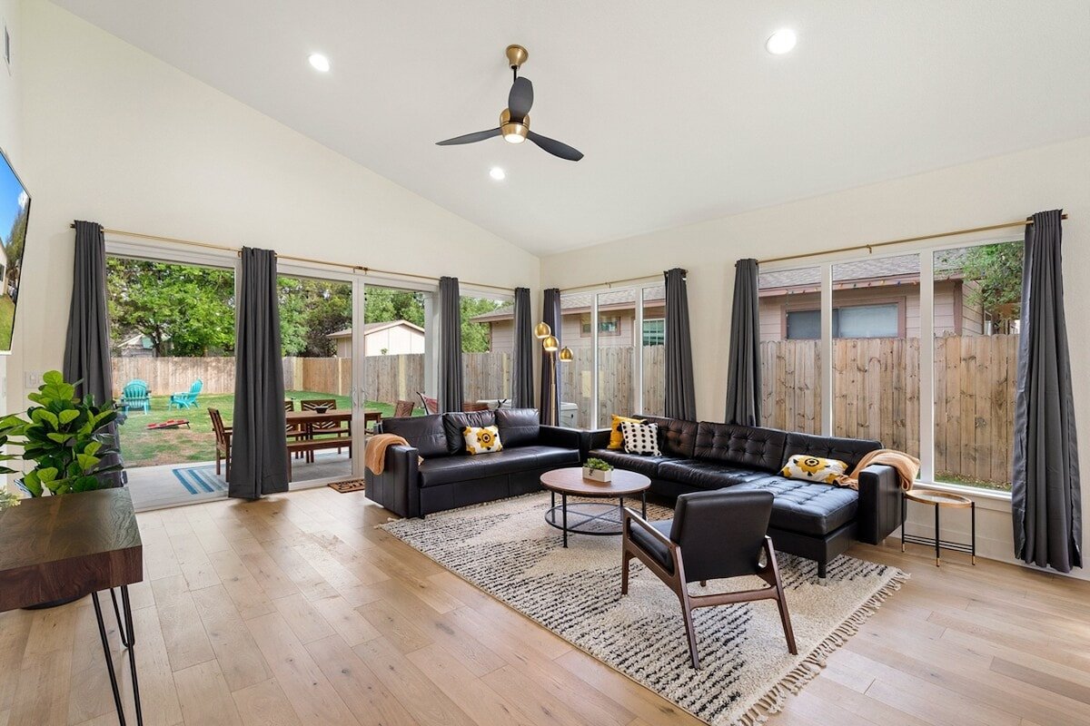 White Dove Pool House- Modern Luxury 4BR Home Near gallery image 2