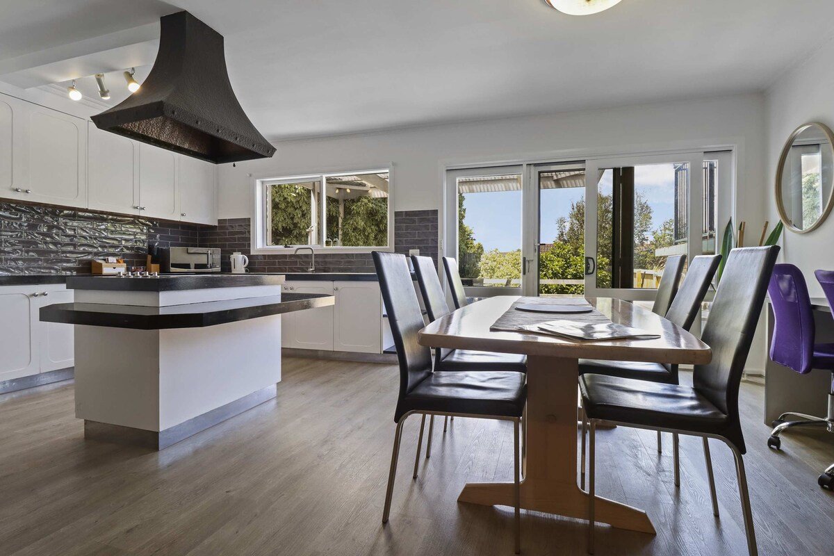 Ultimate Holiday or Corporate Stay gallery image 3