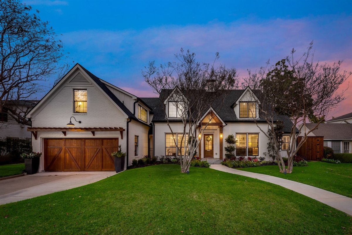 The Allison House: Historic Home w/Pool, Hot Tub gallery image 3