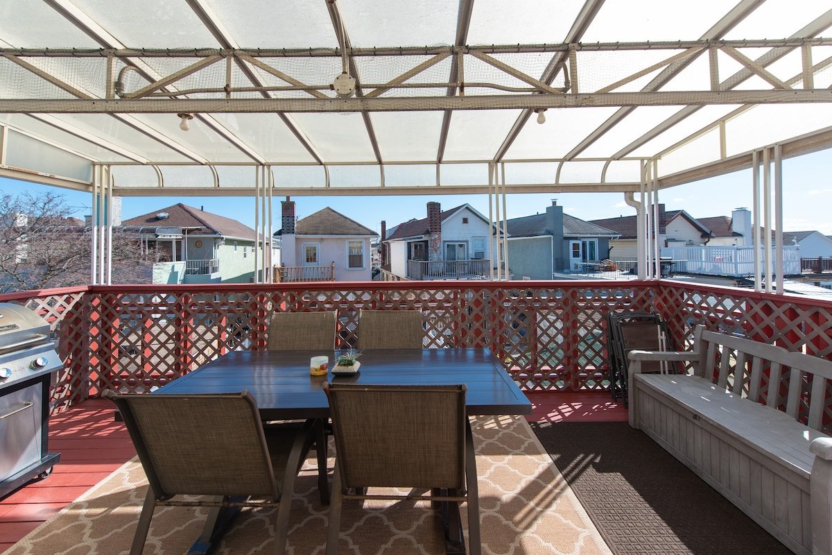 Great duplex 3BR/2bth apartment on the ocean block gallery image 5