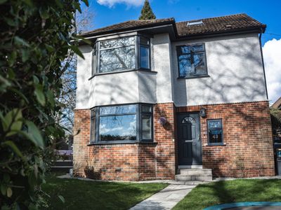 Detached house in Bishopston