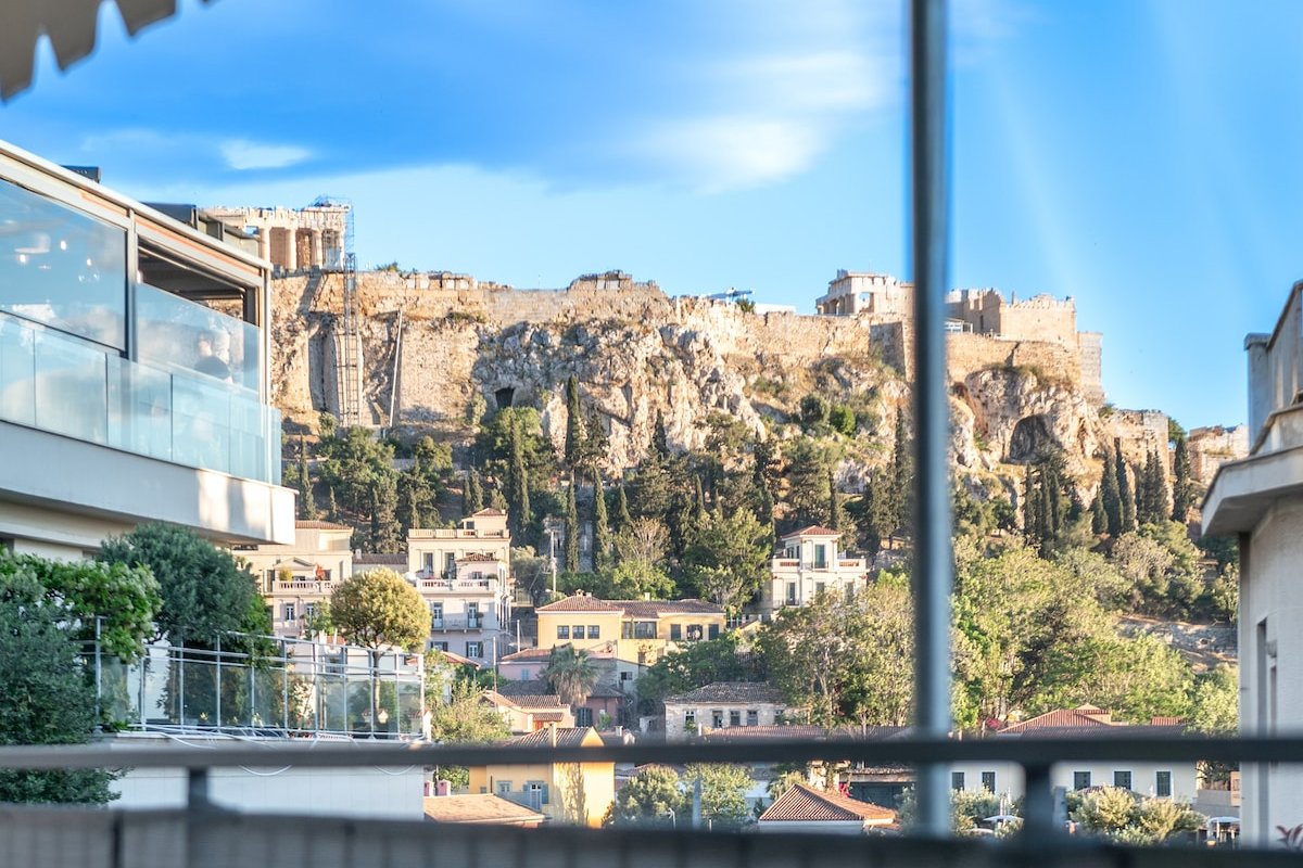 Apt in Monastiraki with balcony and Acropolis view gallery image 3