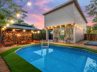 4BR ModernHome-Trinity Groves w/New Pool & Jacuzzi