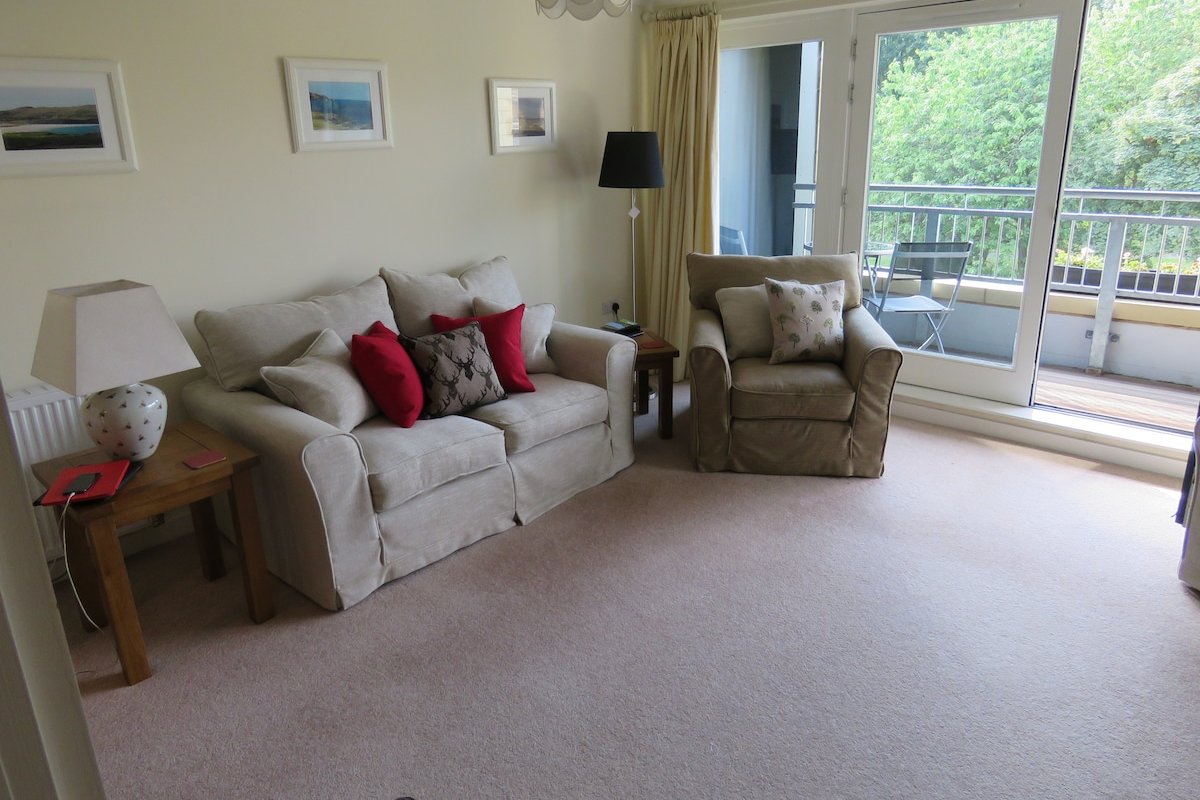 Modern Town-house in an historic Capital City. gallery image 3