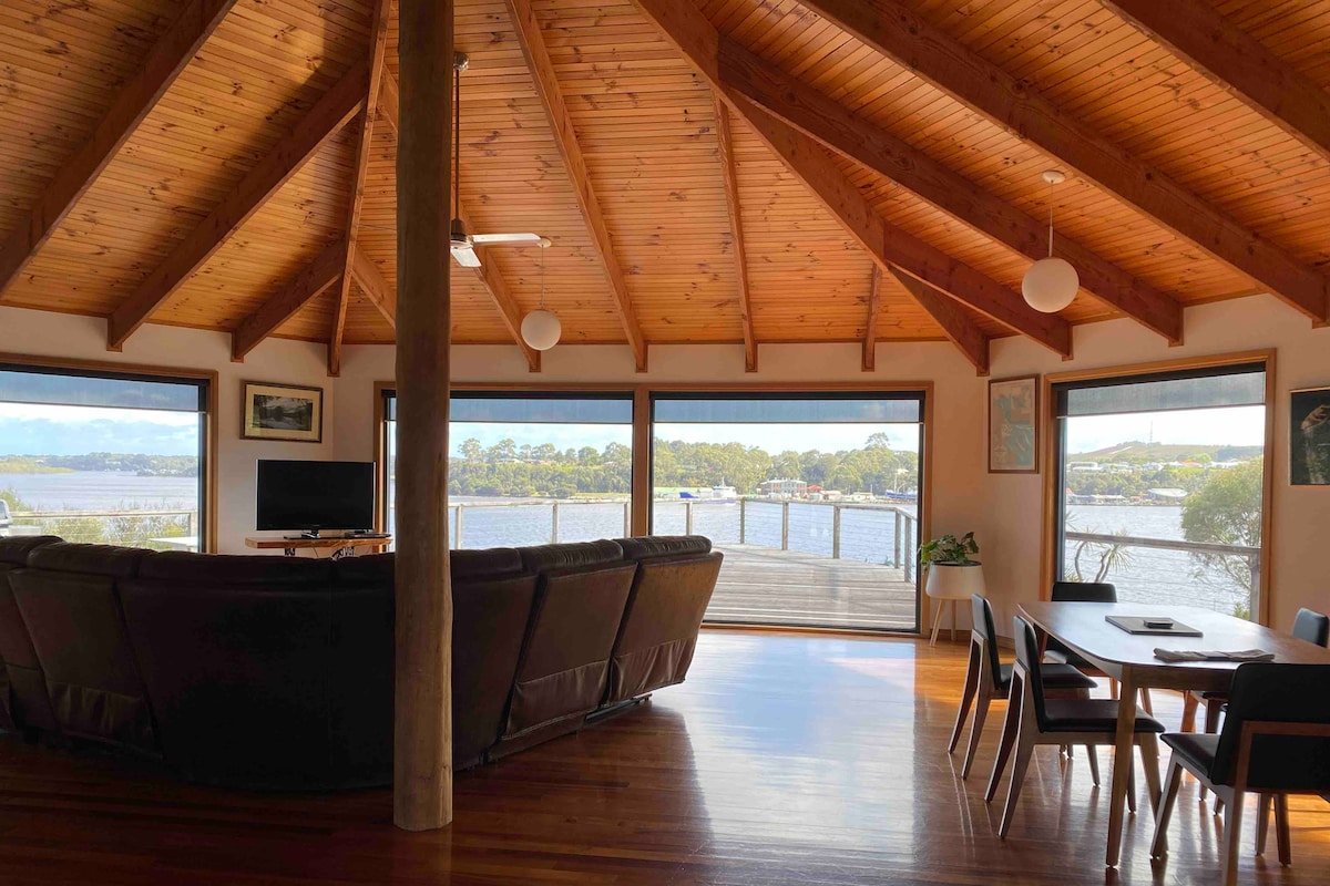 Strahan House gallery image 2