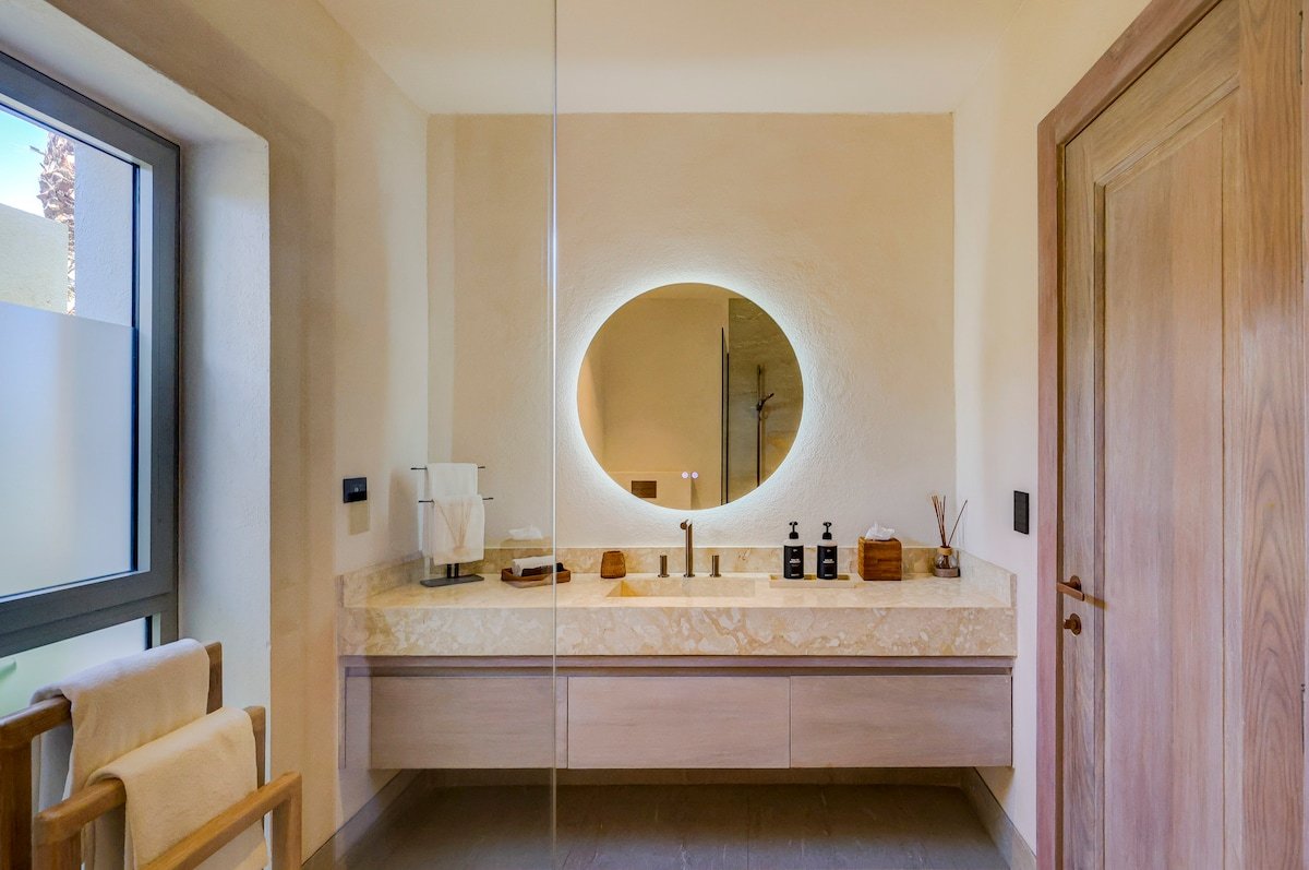 Villa Solara Lake View & Spectacular Sunsets gallery image 3