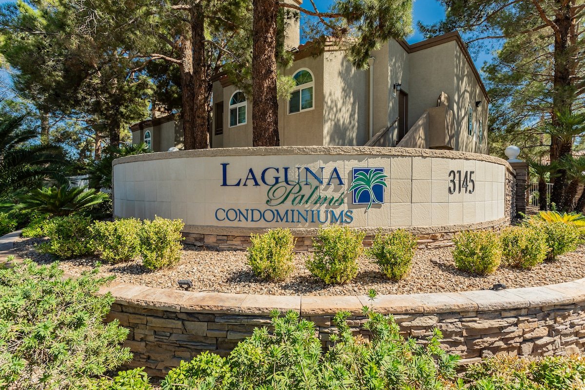 Elegant 2BR Condo – 2nd Floor | No Extra Fees gallery image 4