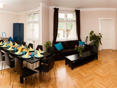 Louvre Loft 4-Bedrooms, 2-Bathrooms (Old Town)