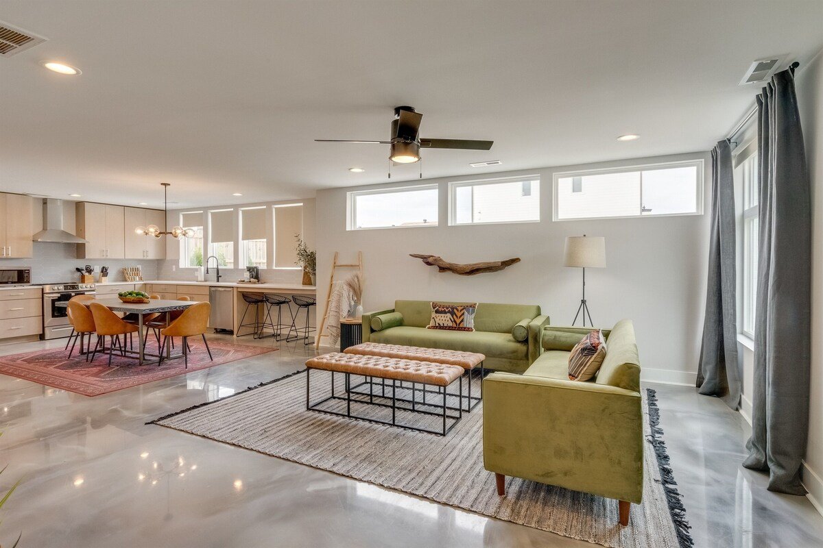 Rooftop Cocktail Bar & Fire Pit-Perfect For Summer gallery image 4