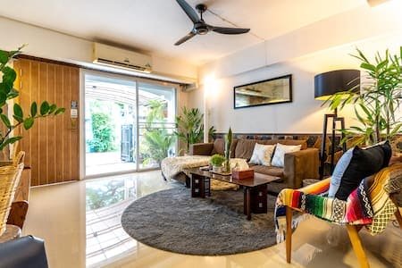 TANA CASA 12 Large Sathorn Townhome 6BR w/ Parking gallery image 2
