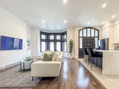 Magnificent Old-Meet 3BR – Downtown Montreal