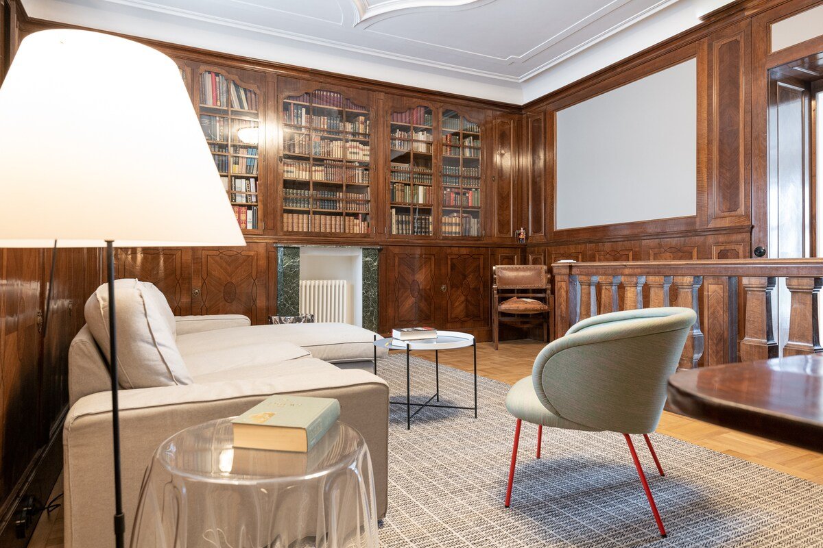 Ringstrasse Beletage with Library gallery image 3