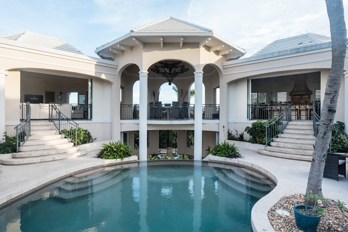 Avalon gallery image 3