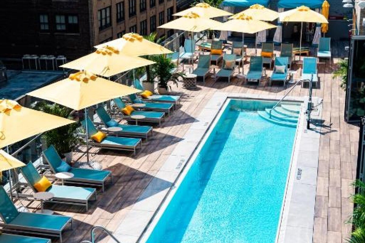 Family Room Package I Sleeps (4) People! gallery image 3