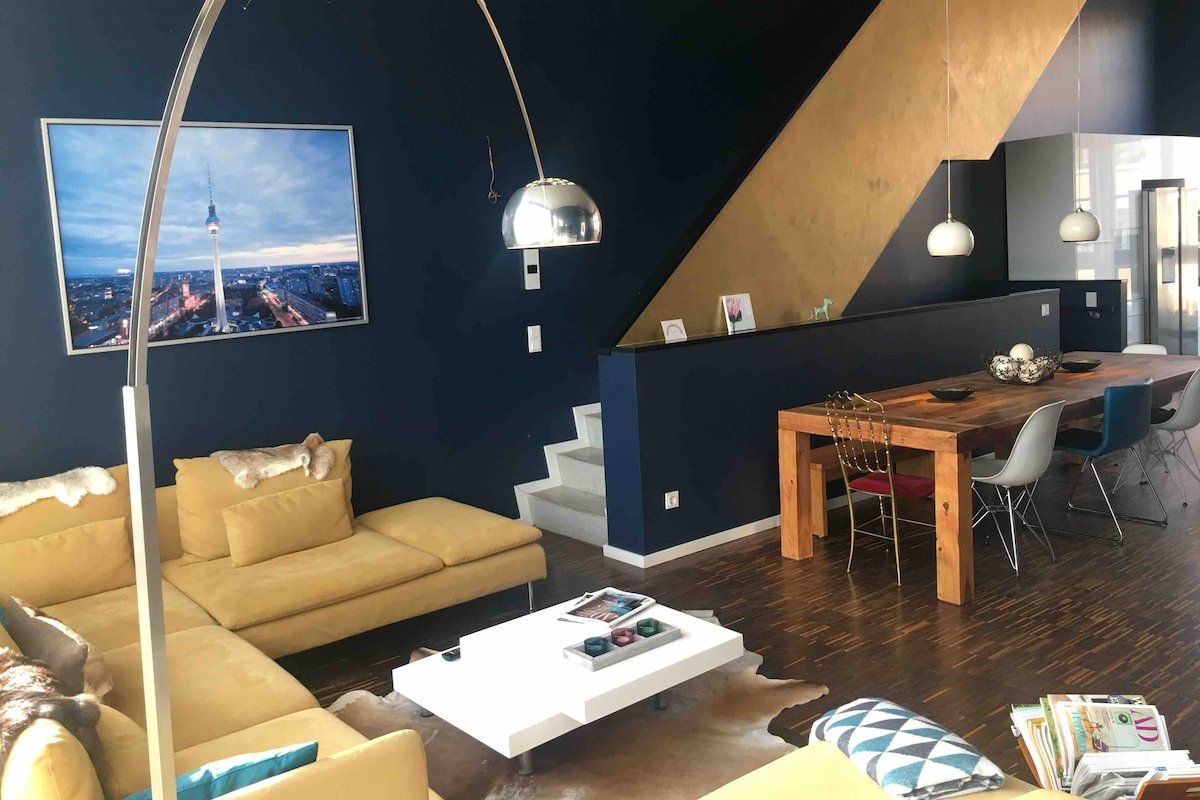 BlackBoxBerlin TownHouse with view & roof terrace gallery image 3