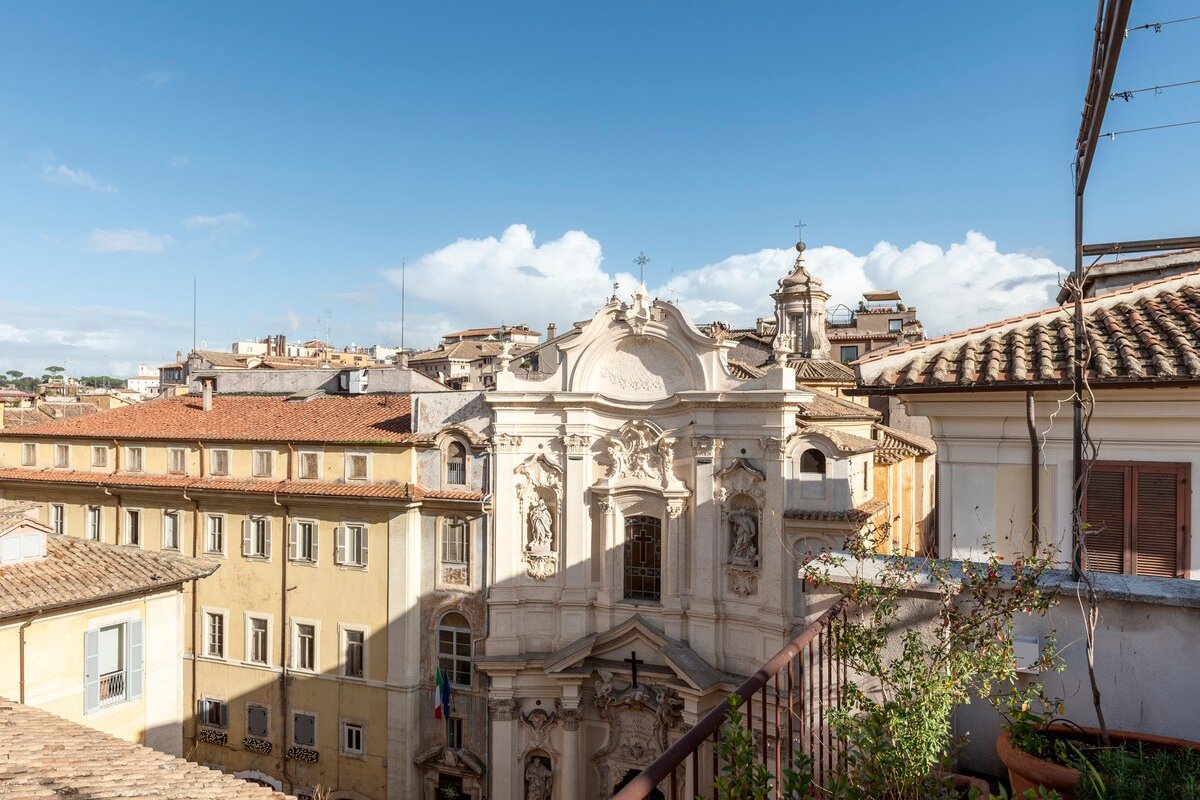 Glicine luxury apartment Rome gallery image 4