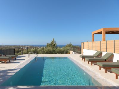 Olvios Villa III, with 35m² Pool & SeaViews