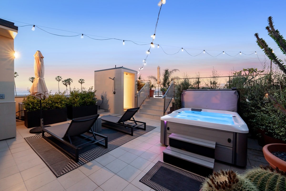 Venice Beachfront Luxury: Ocean View, Spa, Firepit gallery image 3