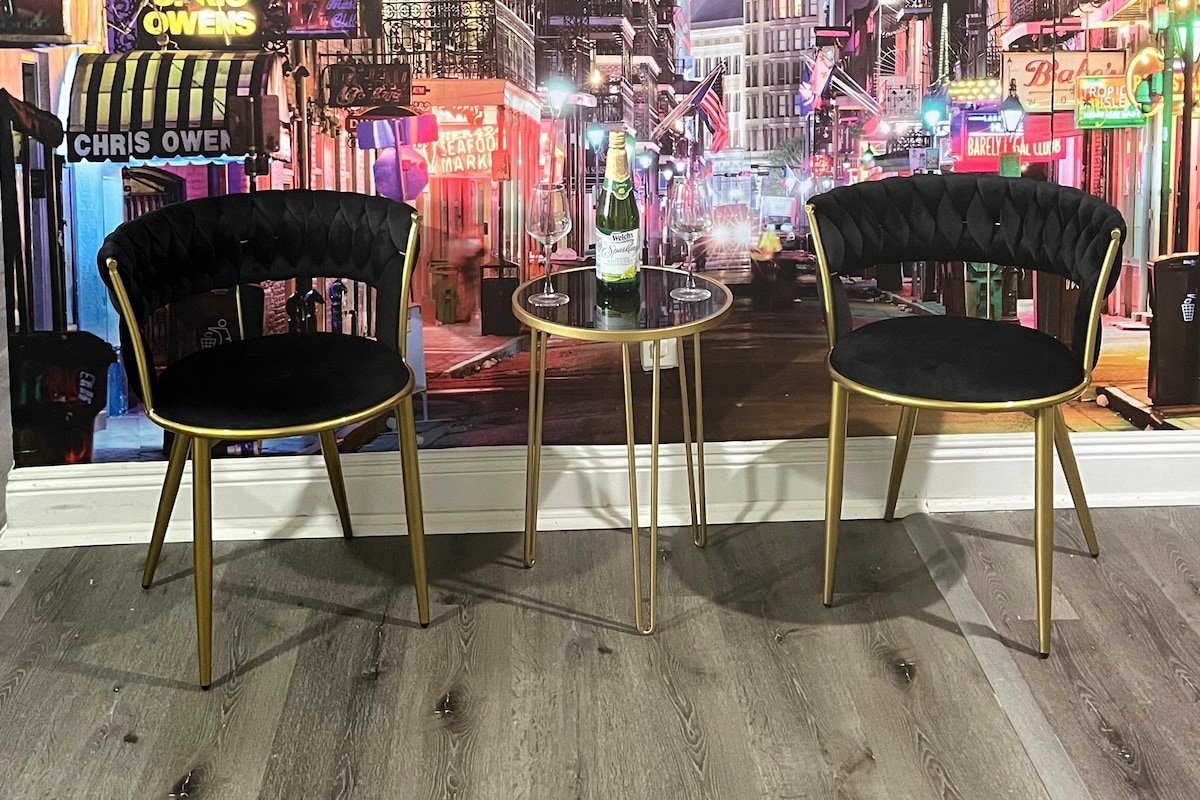 King/Pool/Family- near French Quarter gallery image 2