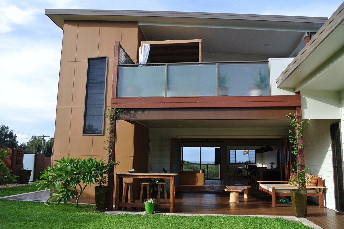 Emerald Beach Home with a View gallery image 4