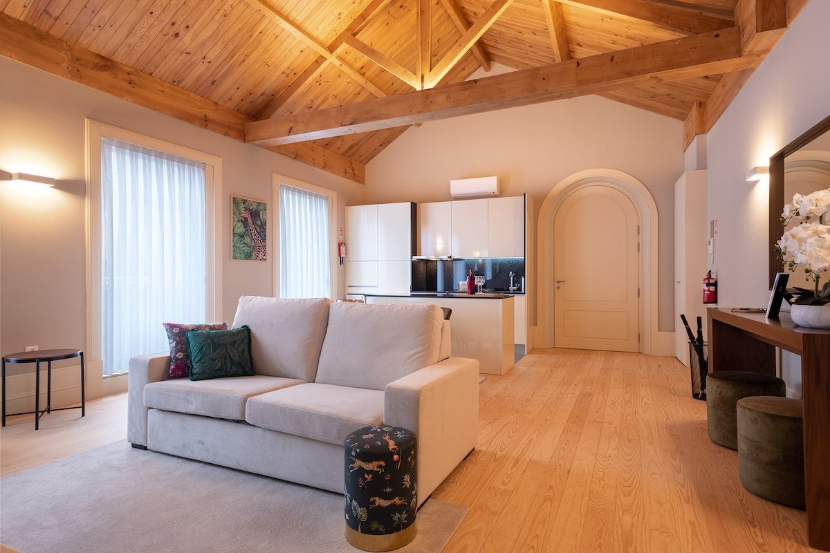 CC Downtown Palace – J gallery image 2