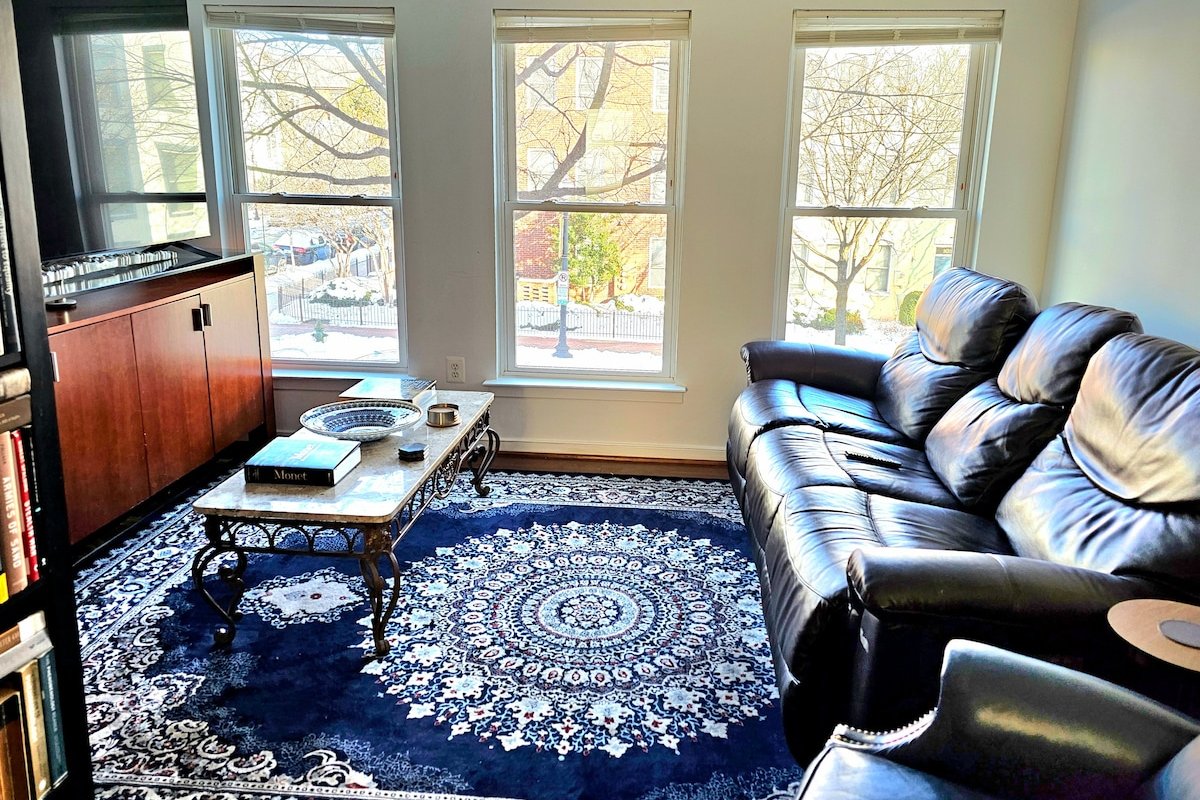 Capitol Hill – 3 Bed, 2 Bath gallery image 3
