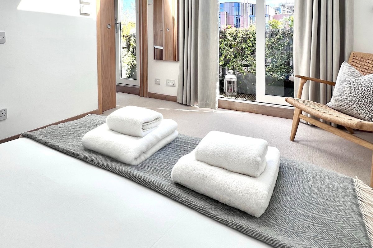 Stunning Central London flat, 1 min to Bond Street gallery image 2