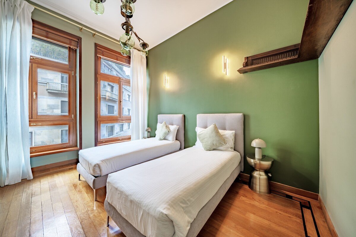 Luxury 3 Bedroom Apartment – 6 Guests – Duomo gallery image 5