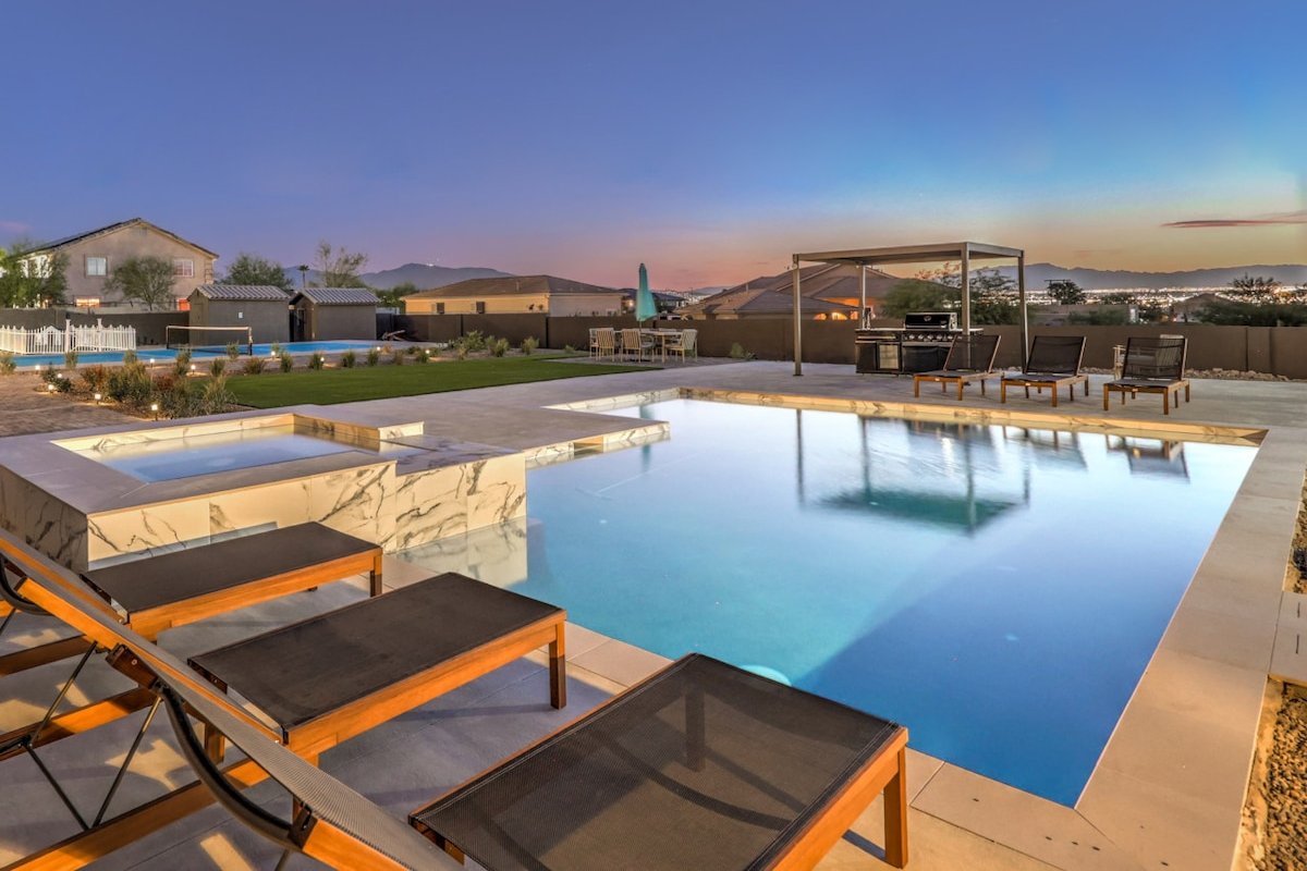 CIELO – Modern Vegas Pool Oasis, Spa, Pickleball gallery image 3