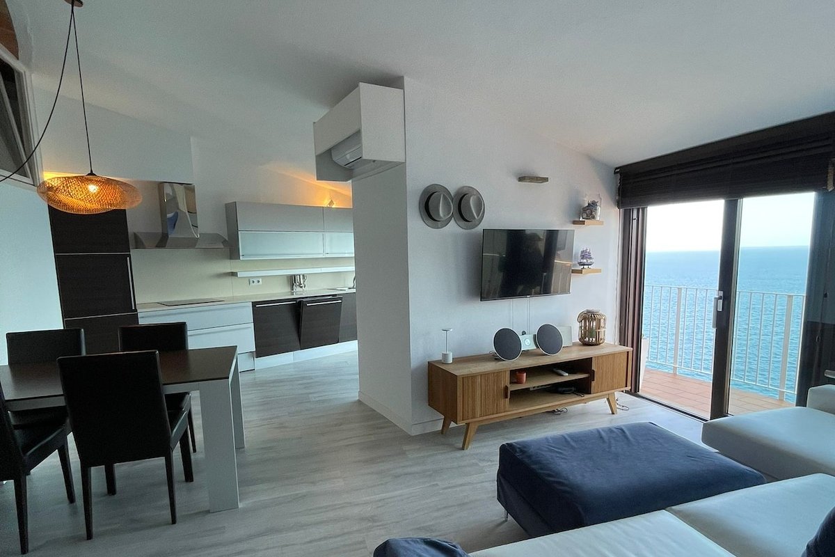 Espectacular vista sobre mar,de barco. Costa Brava gallery image 5