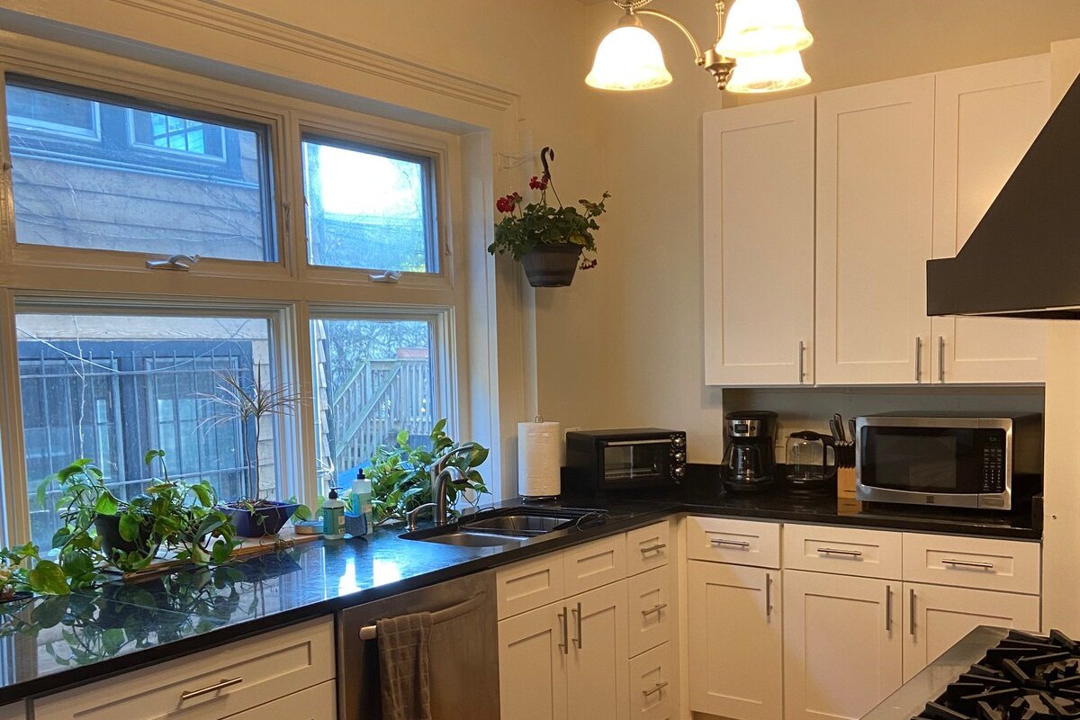 Historic Old Town, Fabulous 4 Bedroom Home gallery image 5