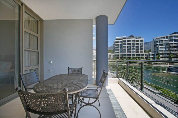 Pembroke 108 Photo 11