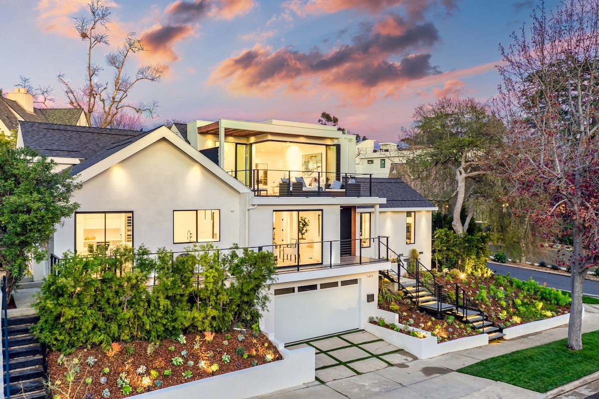 Brand New Construction in the heart of the city gallery image 5