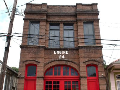 Engine 24 Firehouse Bed & Breakfast