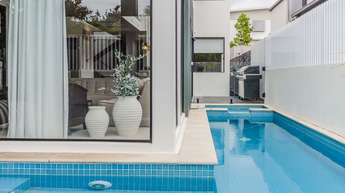 Sandcastles- Pool and Sauna gallery image 3