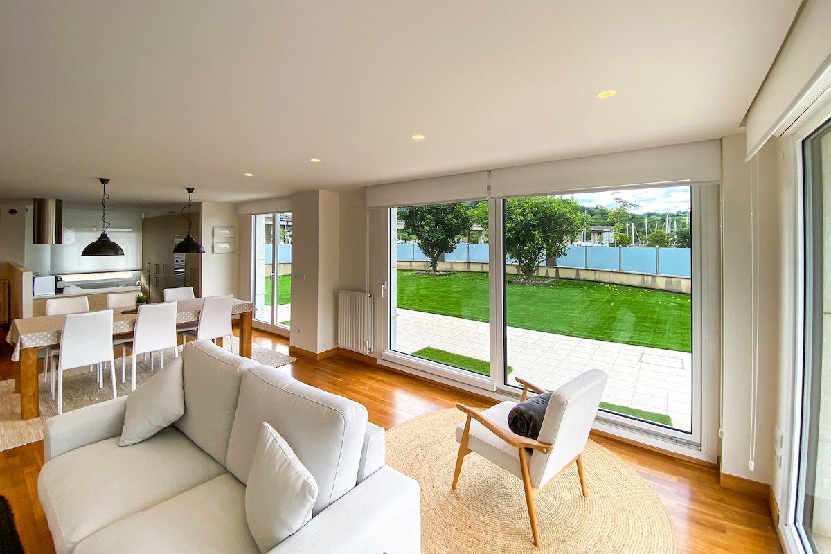 Beautiful villa in unique surroundings. gallery image 2