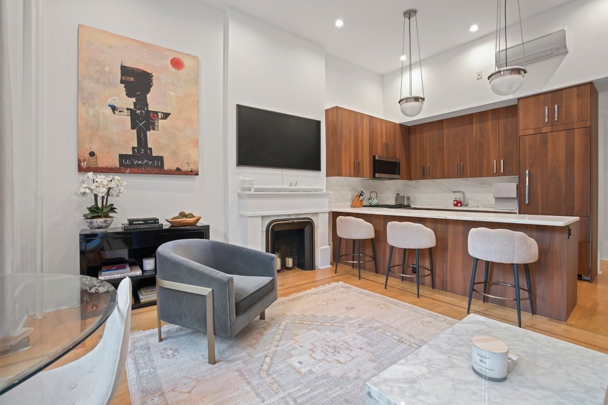 Modern 2BR Duplex | Garden Retreat Midtown east gallery image 3