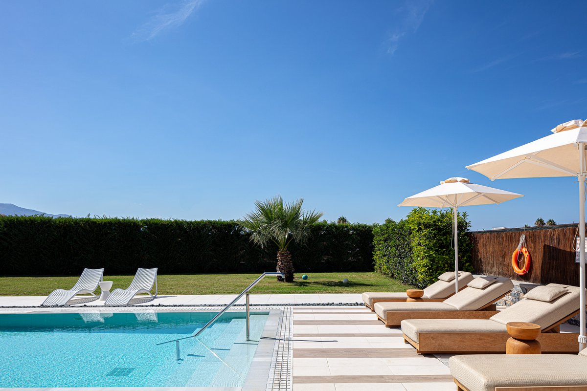 Lush Family Escape | Pool & Kids’ Zone by etouri