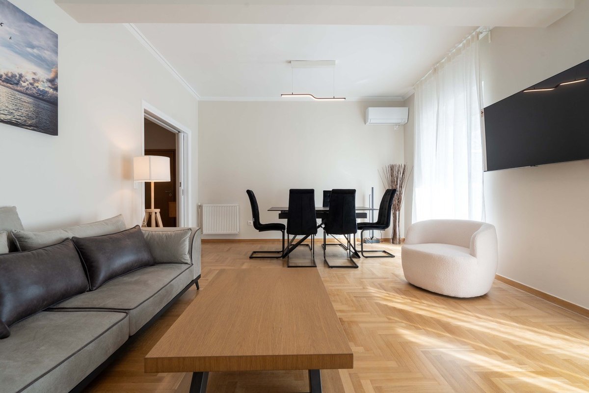 Corner Penthouse in Acropolis