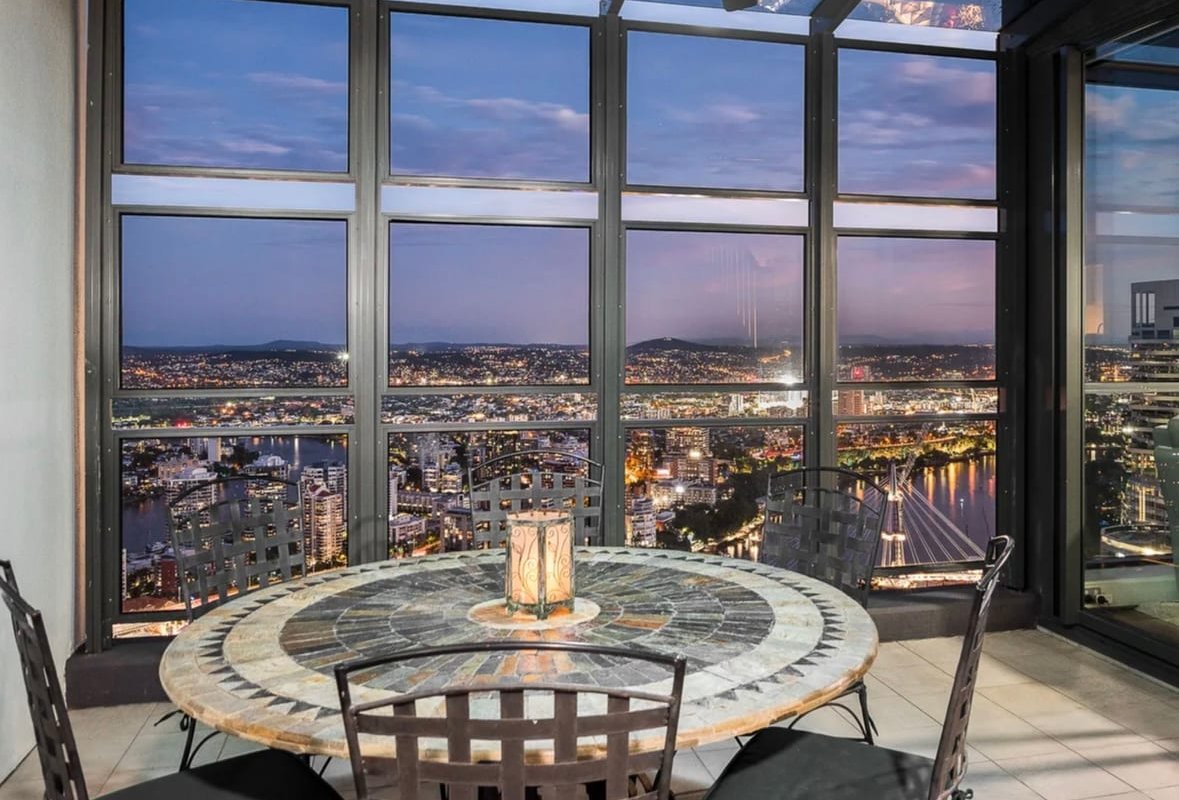 2 level Sky Home in the clouds with car park gallery image 5