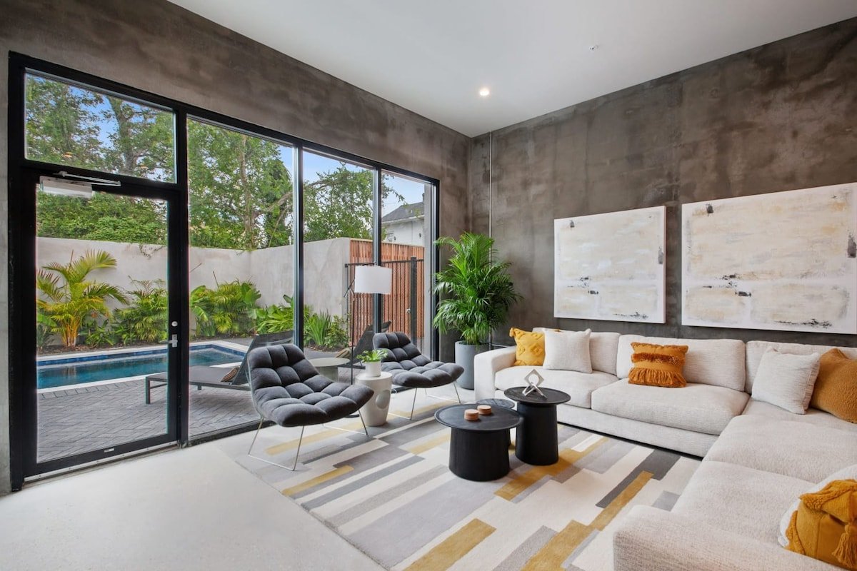 Claudia Hotel -Unit 5 Sense of Calm and Relaxation gallery image 2