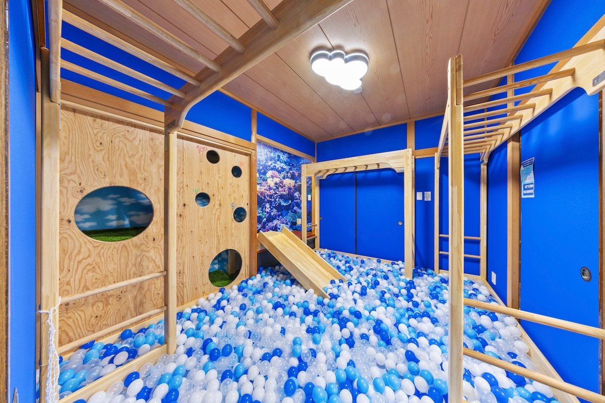 国立駅徒歩4分/親子で遊べる/雲梯や滑り台、ボールプール有り/ワンフロア（1階部分) (41) gallery image 2