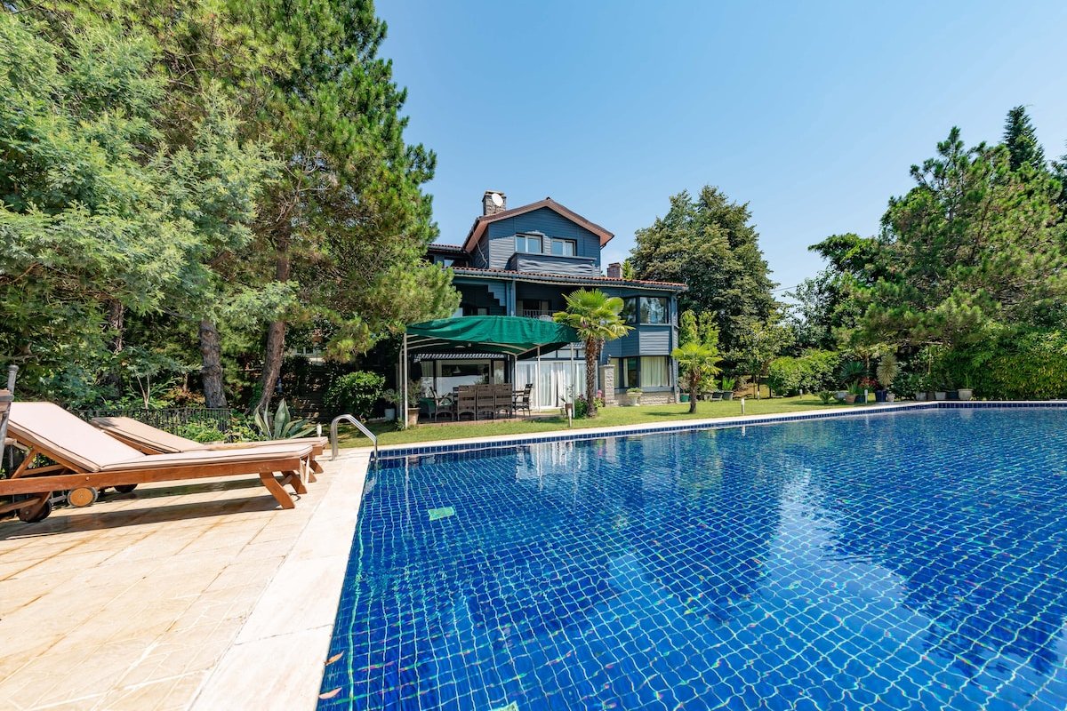 Private 500 m2 villa in 5 arce land gallery image 4