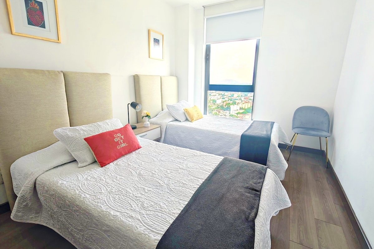 Luxurious & Amazing View+King Bed+Pool – 3 Br 2 Bt gallery image 4