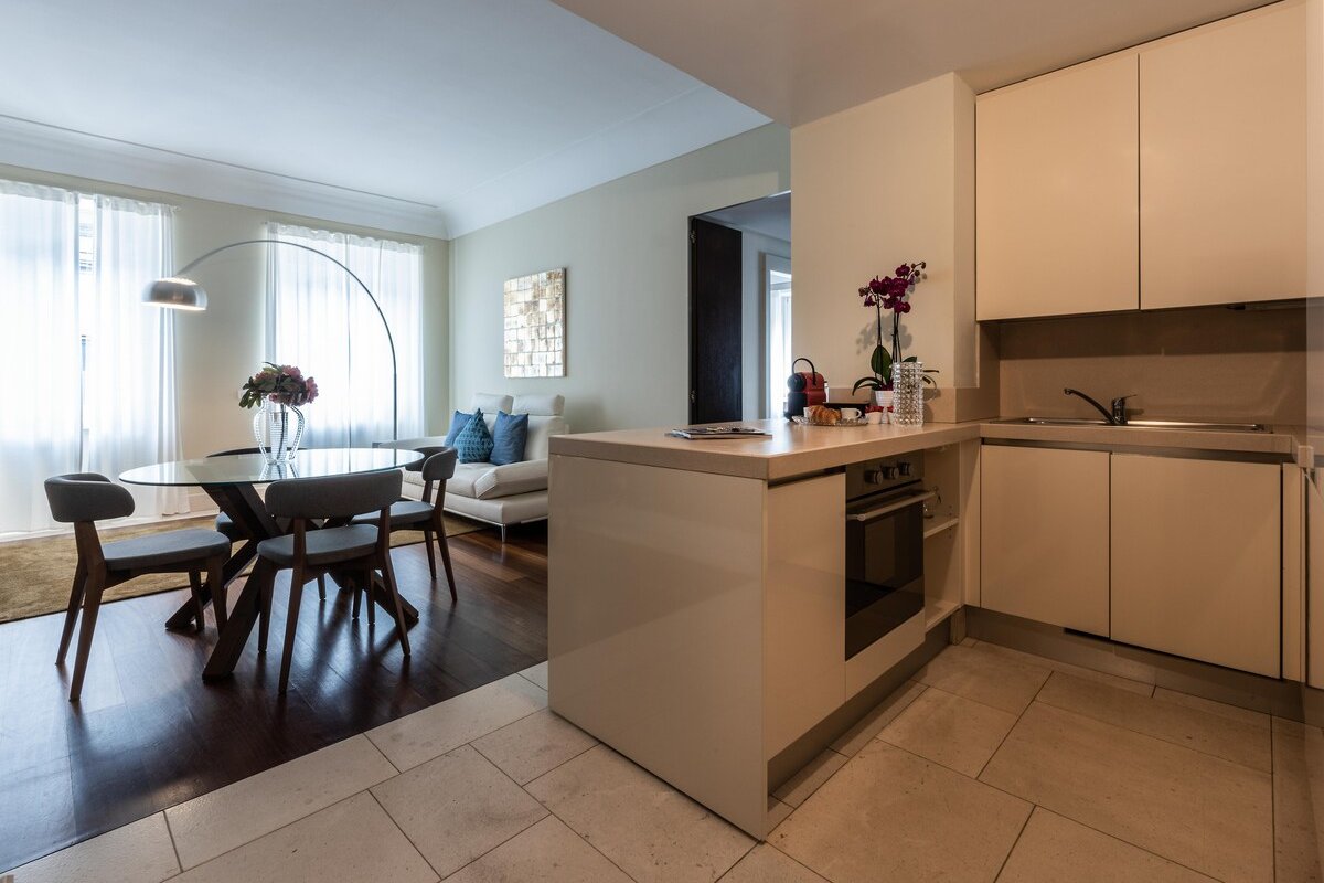 Chic Design 2 Bedroom Apartment – Duomo – 5 Guests gallery image 4