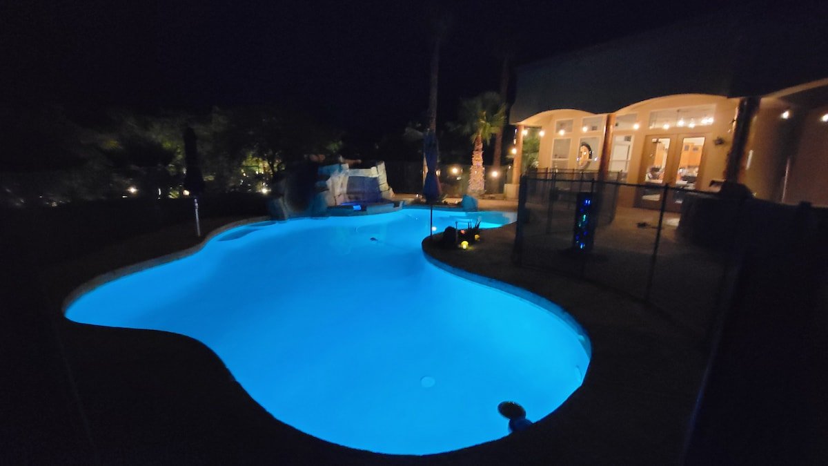 Vegas/Henderson Tropical Oasis gallery image 4