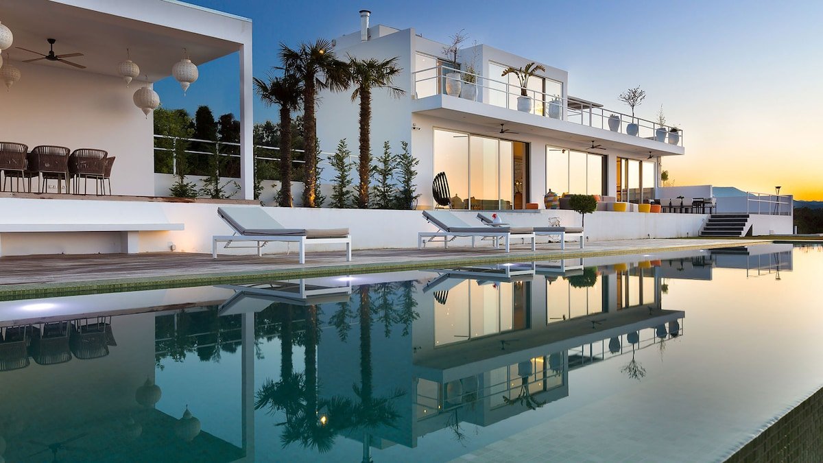 Villa Amnalys: Sea View Resort w/ staff by etouri gallery image 4