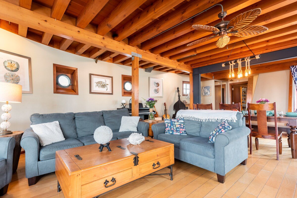 Mission Beach Tug Boat – Live the California Dream gallery image 2