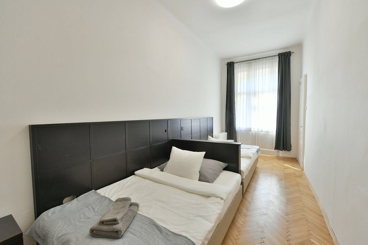 Petrin Garden 3BR Apartment # 11 by WSP Apartments gallery image 4